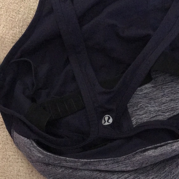 Lululemon size 8 blue and heathered grey tank 💕 - Picture 4 of 7